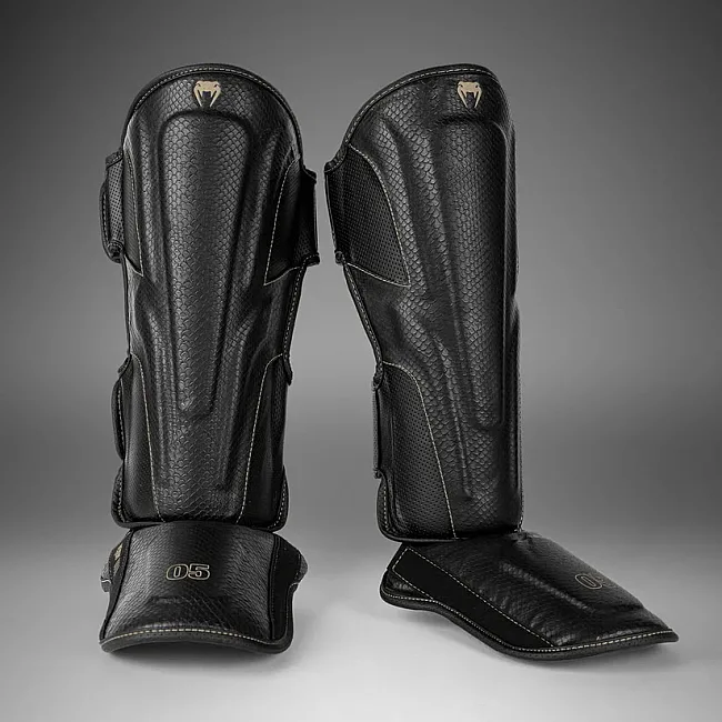 Захисні щитки для ніг VENUM Impact Evo Scales Black
