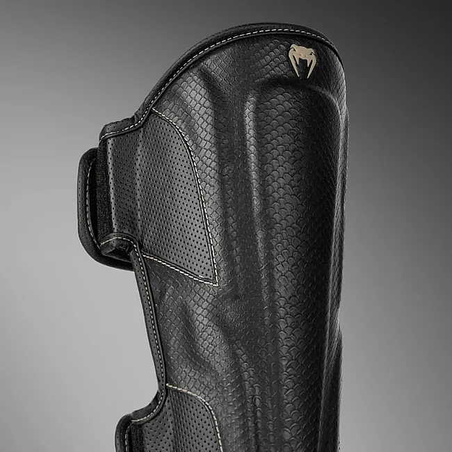 Захисні щитки для ніг VENUM Impact Evo Scales Black