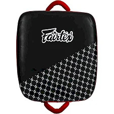 Тайська валіза FAIRTEX LKP1 Black Red