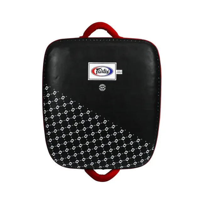 Тайська валіза FAIRTEX LKP1 Black Red