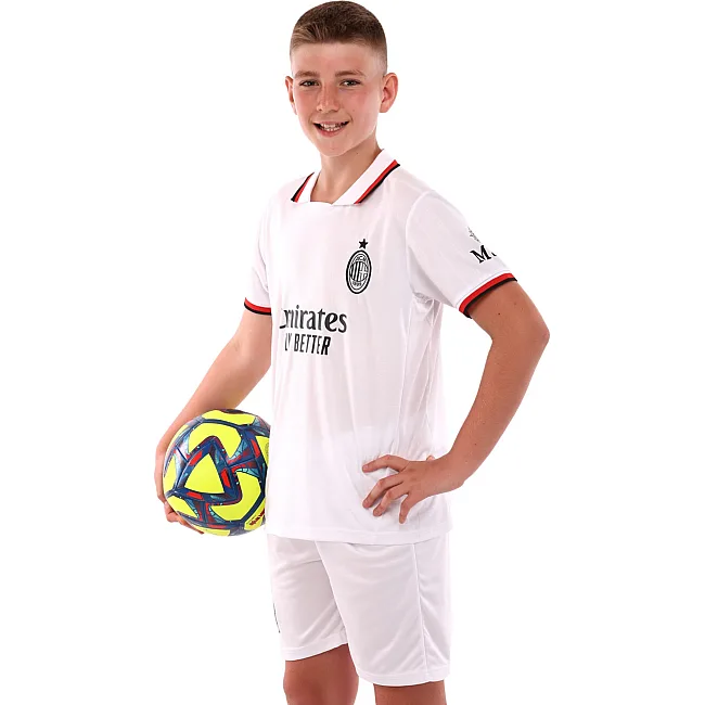 Футбольна форма дитяча із символікою клубу
 AC MILAN гостьова 2025 SP-SPORT

 CO-4745 20-28 (Білий)
