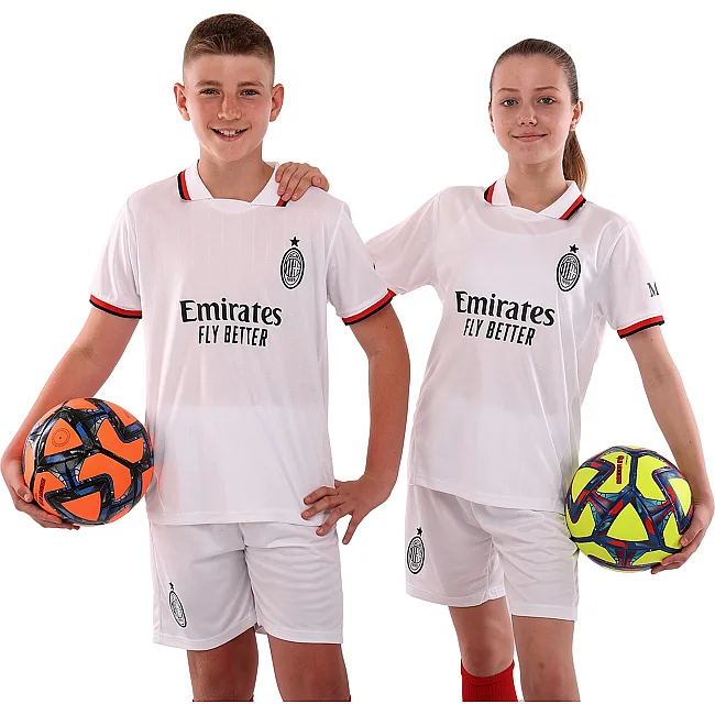 Футбольна форма дитяча із символікою клубу
 AC MILAN гостьова 2025 SP-SPORT

 CO-4745 20-28 (Білий)