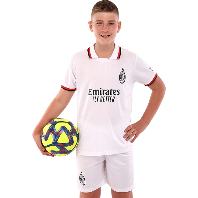 Футбольна форма дитяча із символікою клубу
 AC MILAN гостьова 2025 SP-SPORT

 CO-4745 20-28 (Білий)