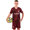Футбольна форма дитяча із символікою клубу
 MANCHESTER CITY резервна 2025 SP-SPORT

 CO-4718 20-28 (Бордовий)
