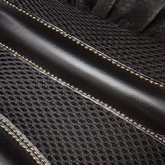 Боксерские перчатки Reebok Boxing Gloves черный, золото чел 16 унций