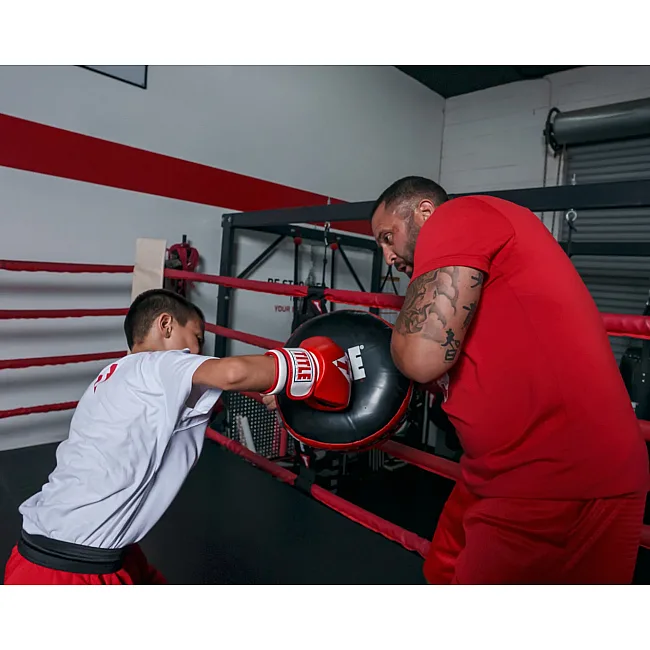 Маківара кругла TITLE Classic Round Punch Shield V2 Red/Black