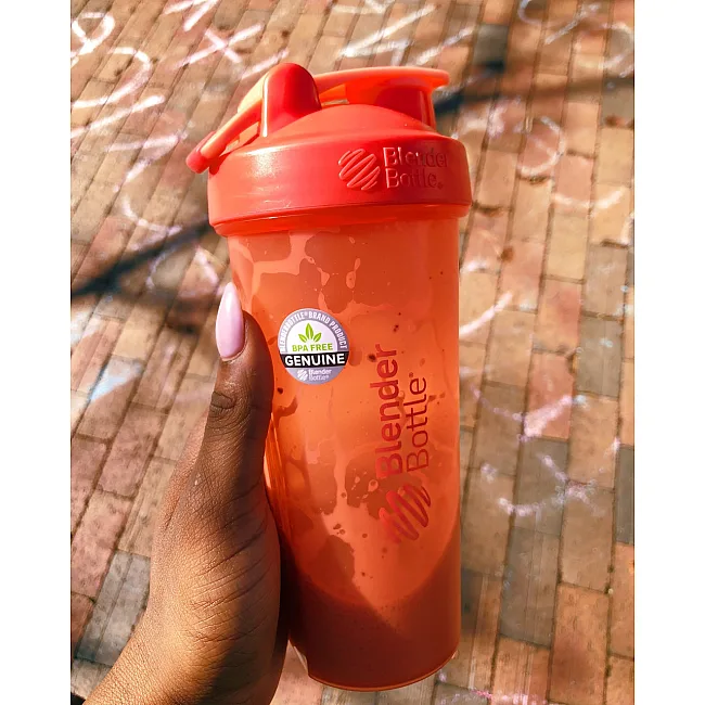 Спортивный шейкер BLENDERBOTTLE Classic Loop 28oz/820мл Coral