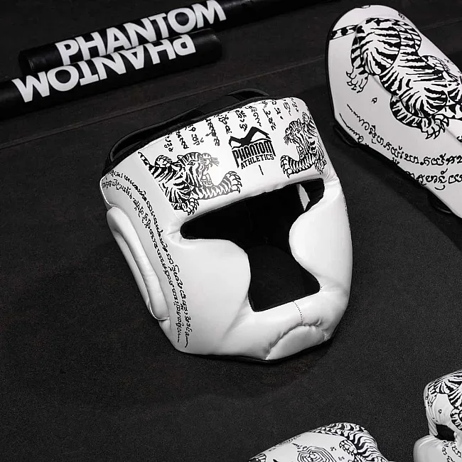Боксерский шлем Phantom Muay Thai Full Face White (капа в комплекте)