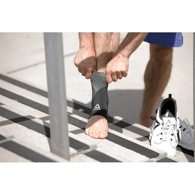 Фиксатор лодыжки REEBOK Ankle Support