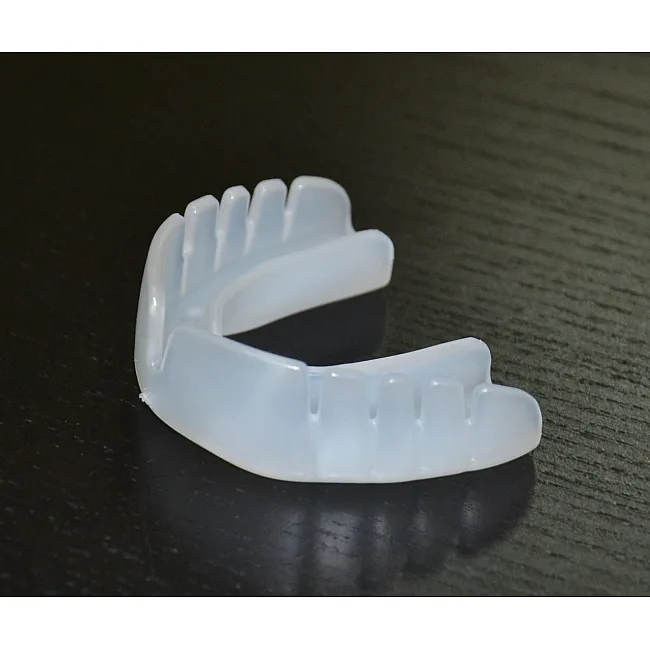 Боксерская капа OPRO Snap-Fit взрослая (возраст 11+) Clear
