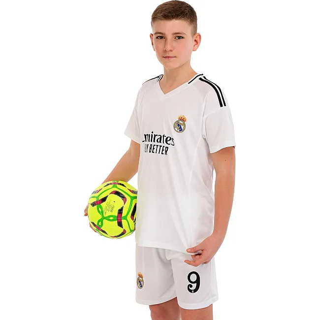 Футбольна форма дитяча із символікою клубу
 REAL MADRID MBAPPE 9 домашня 2025 SP-SPORT

 CO-4633 20-30 (Білий)