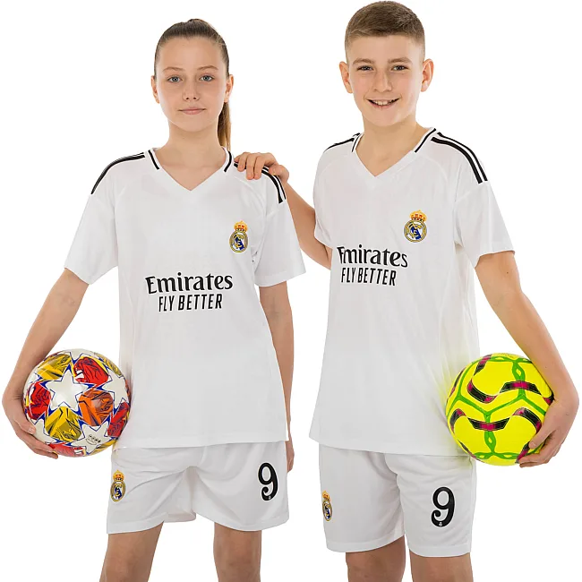 Футбольна форма дитяча із символікою клубу
 REAL MADRID MBAPPE 9 домашня 2025 SP-SPORT

 CO-4633 20-30 (Білий)