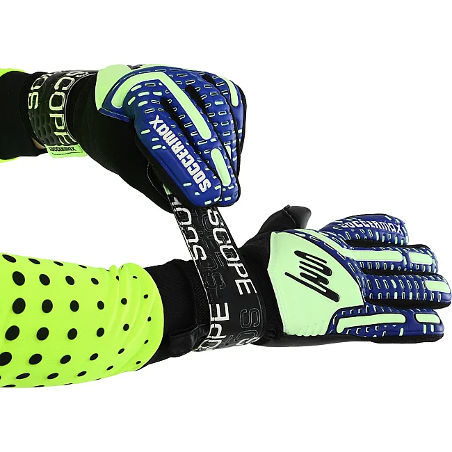 Вратарские перчатки
 профессиональные с защитой пальцев SOCCERMAX GK-4321
 7-11 (Желтый-красный)