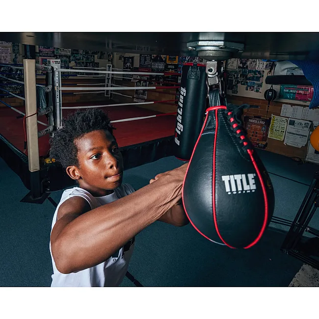 Пневмогруша боксерська TITLE Boxing Gyro Balanced Leather Speed Bag Black / M