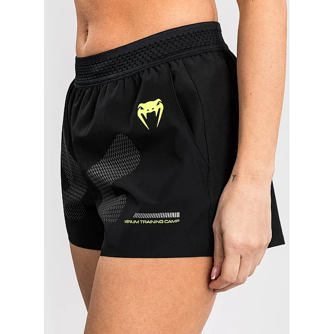 Женские спортивные шорты VENUM Training Camp 4.0 - Black/Neon Green