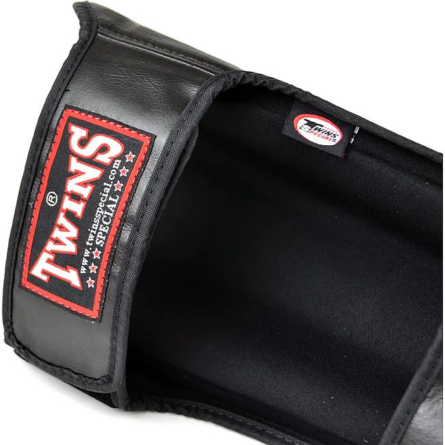 Захист гомілкостопу Twins SGL12 Black