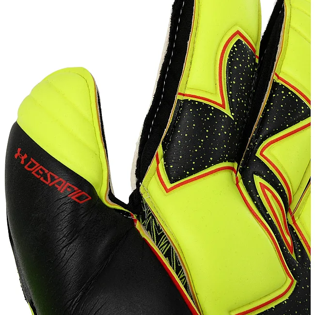 Вратарские перчатки
 с защитой пальцев UNDER ARMOUR
 FB-883 (Белый-черный)