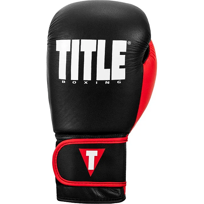 Боксерские перчатки TITLE Boxing Dynamic Strike Black/Red (бинты 4м. в комплекте)