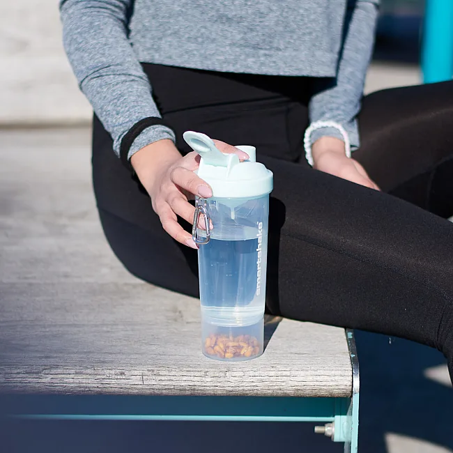 Спортивний шейкер SMARTSHAKE Slim 500ml Pure White