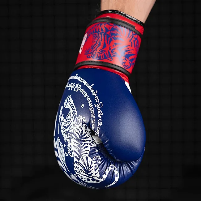 Боксерские перчатки Phantom Muay Thai Blue (капа в подарок)