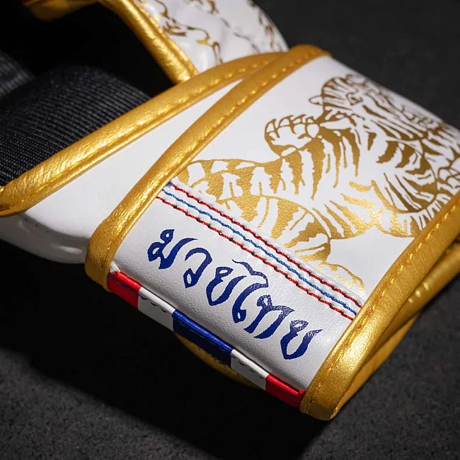 Перчатки для ММА Phantom Muay Thai White Gold (капа в подарок)