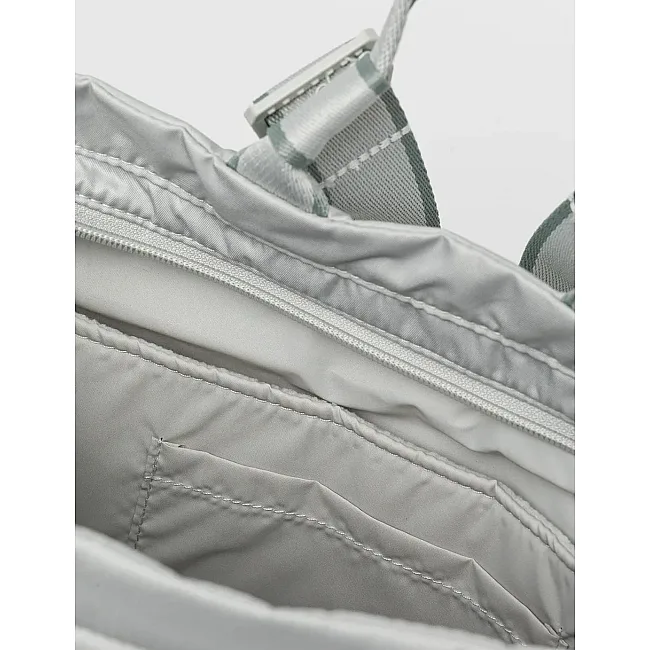 Женский рюкзак UNDER ARMOUR Studio Lite Backpack 16L зеленый 40 х 26 х 11 см