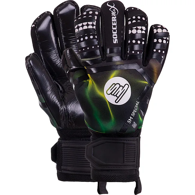 Вратарские перчатки
 профессиональные с защитой пальцев SOCCERMAX GK-015
 7-11