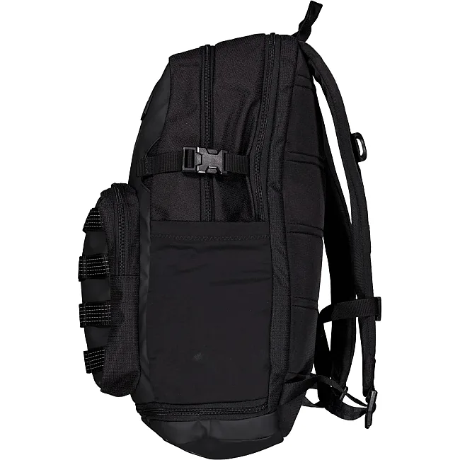 Спортивный рюкзак UNDER ARMOUR Triumph 21L черный 29х48х18 см