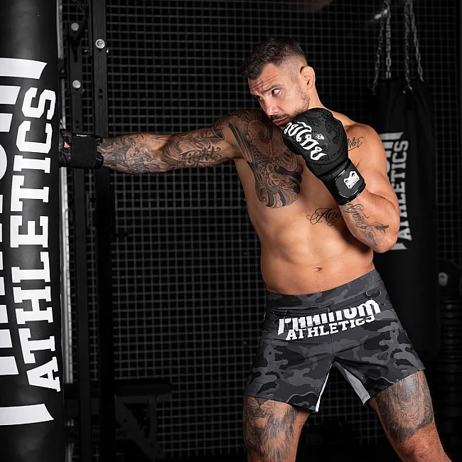 Перчатки для бокса PHANTOM Muay Thai Black (капа в подарок)