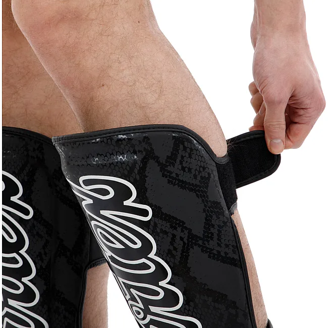 Защитные накладки на ноги REXION FAIRTEX F-033A
