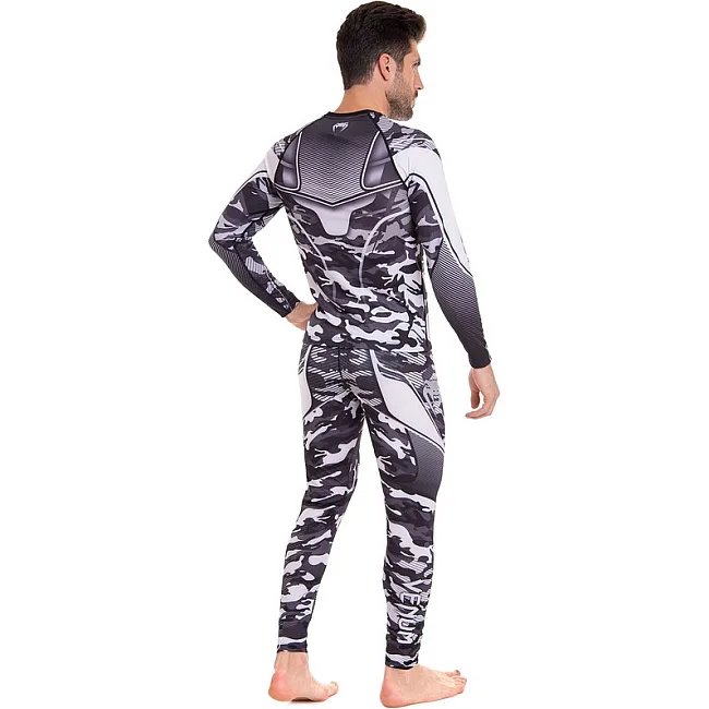 Компрессионные штаны леггинсы тайтсы VENUM
 CAMO HERO CO-8220