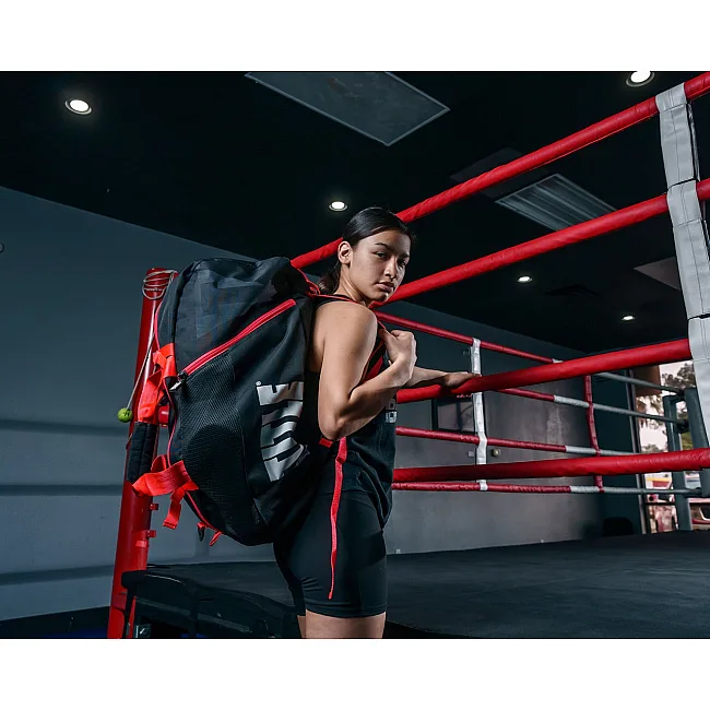 Спортивная сумка TITLE Boxing Champion Sport Bag/Backpack Black/Red