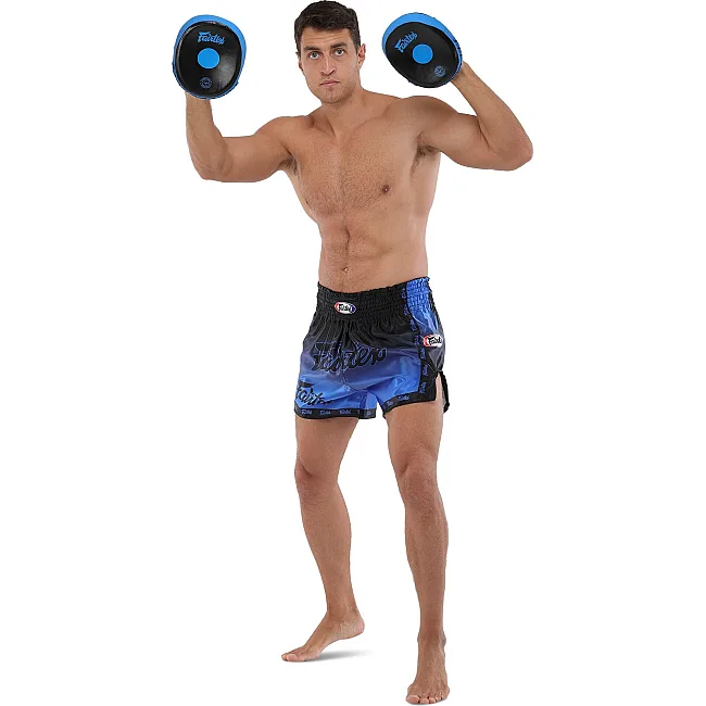 Мини-лапа боксерская изогнутая тренировочная кожа FAIRTEX BO-9483 (Черный-белый)