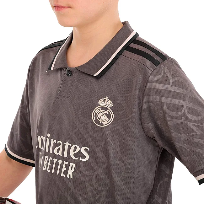 Футбольна форма дитяча із символікою клубу
 REAL MADRID MBAPPE 9 резервна 2025 SP-SPORT

 CO-4646 20-30 (Сірий)