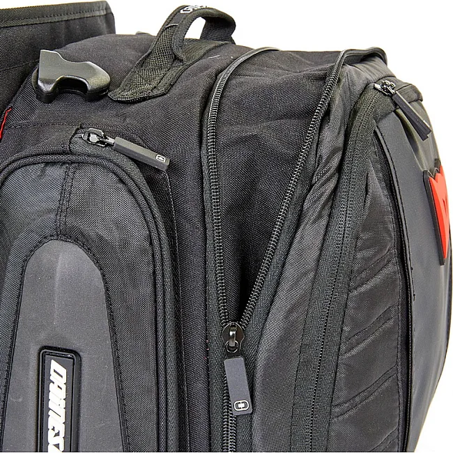 Сумка на бак мотоцикла
 мотоцикла на магнитах DAINESE MS-6815