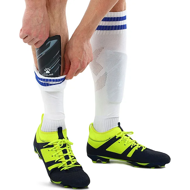 Щитки для футбола
 KELME 8101HJ5001-9000 S (Черный)