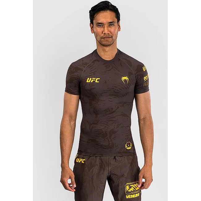 Рашгард UFC VENUM FIGHT WEEK 4.0 Mens Short Sleeve Dark Brown