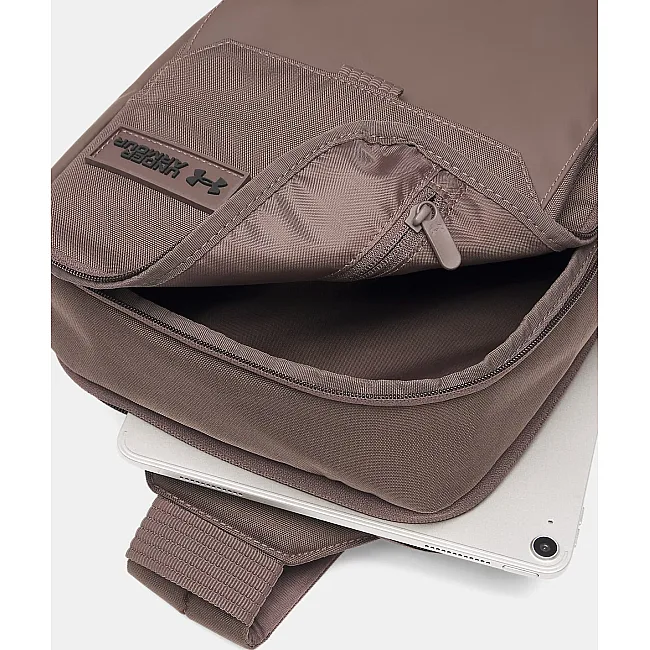 Сумка UNDER ARMOUR Triumph Utility Sling 10L темно-бежевый 33 х 24 х 9 см