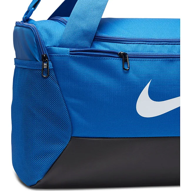 Сумка спортивна Nike NK BRSLA S DUFF - 9.5 41L чорний, синій 51x28х28 см