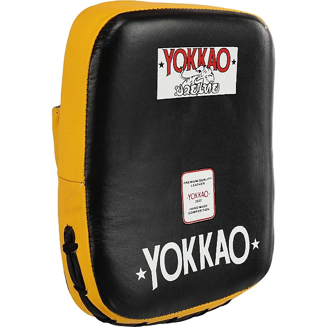 Лапа боксерская изогнутая тренировочная кожа YOKKAO YKO-217 (Черный-желтый)