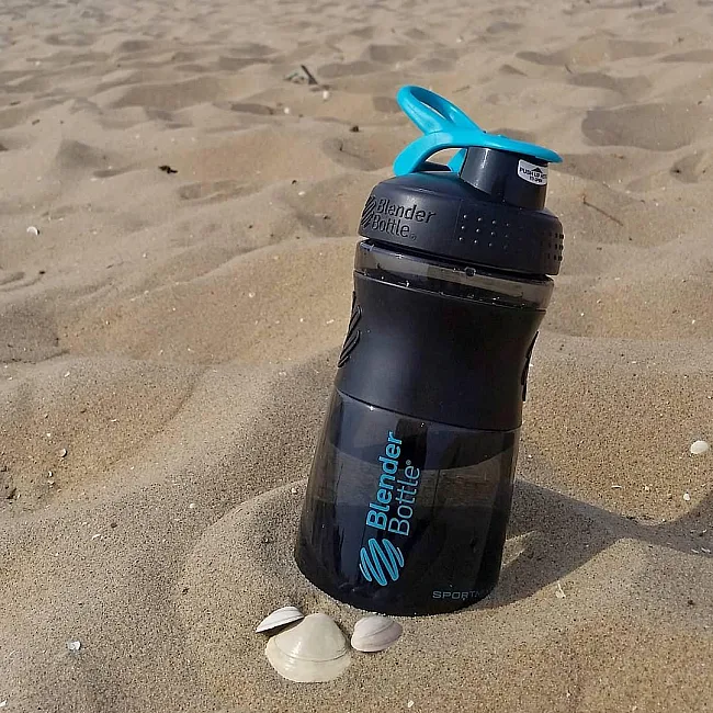 Спортивный шейкер-бутылка BLENDERBOTTLE SportMixer Flip 20oz/590мл Black/Teal