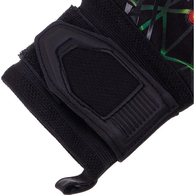 Вратарские перчатки
 профессиональные с защитой пальцев SOCCERMAX GK-007
 7-11