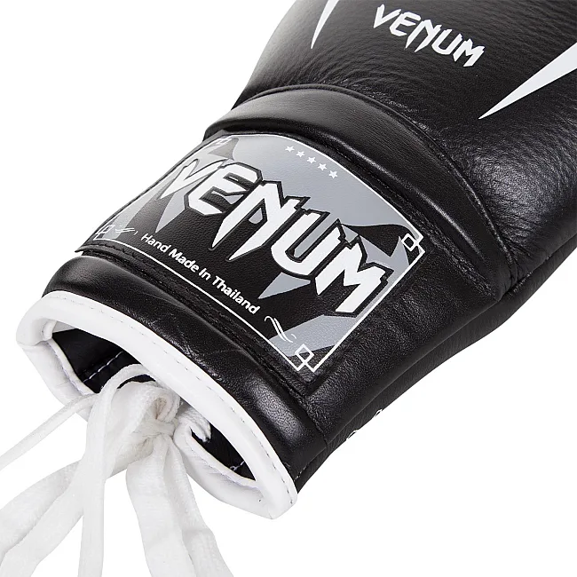 Боксерські рукавиці Venum Giant 3.0 With Laces