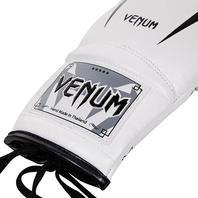 Боксерские перчатки Venum Giant 3.0 With Laces
