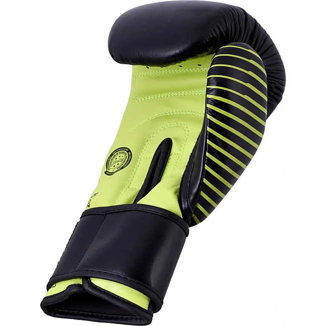 Перчатки для кикбоксинга Adidas с лицензией Wako (черно-зеленый, adiKBWKF200)
