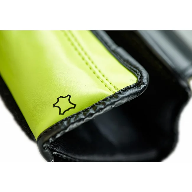 Перчатки для кикбоксинга Adidas с лицензией Wako (черно-зеленый, adiKBWKF200)