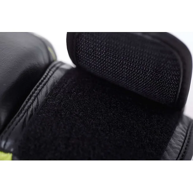 Перчатки для кикбоксинга Adidas с лицензией Wako (черно-зеленый, adiKBWKF200)