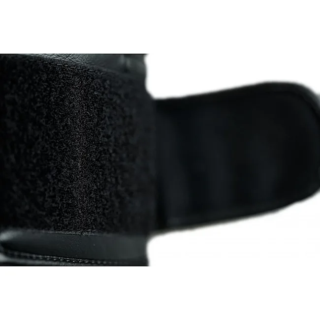 Перчатки для кикбоксинга Adidas с лицензией Wako (черно-зеленый, adiKBWKF200)