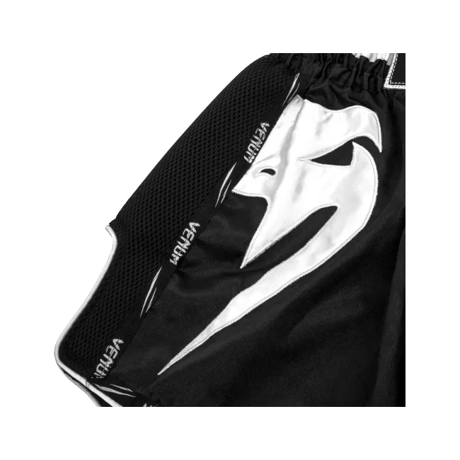 Шорти для тайського боксу VENUM Giant Black White