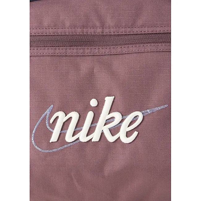 Сумка NIKE W NK GYM CLUB - RETRO 24L коричневый (для женщин) 33×51×23 см